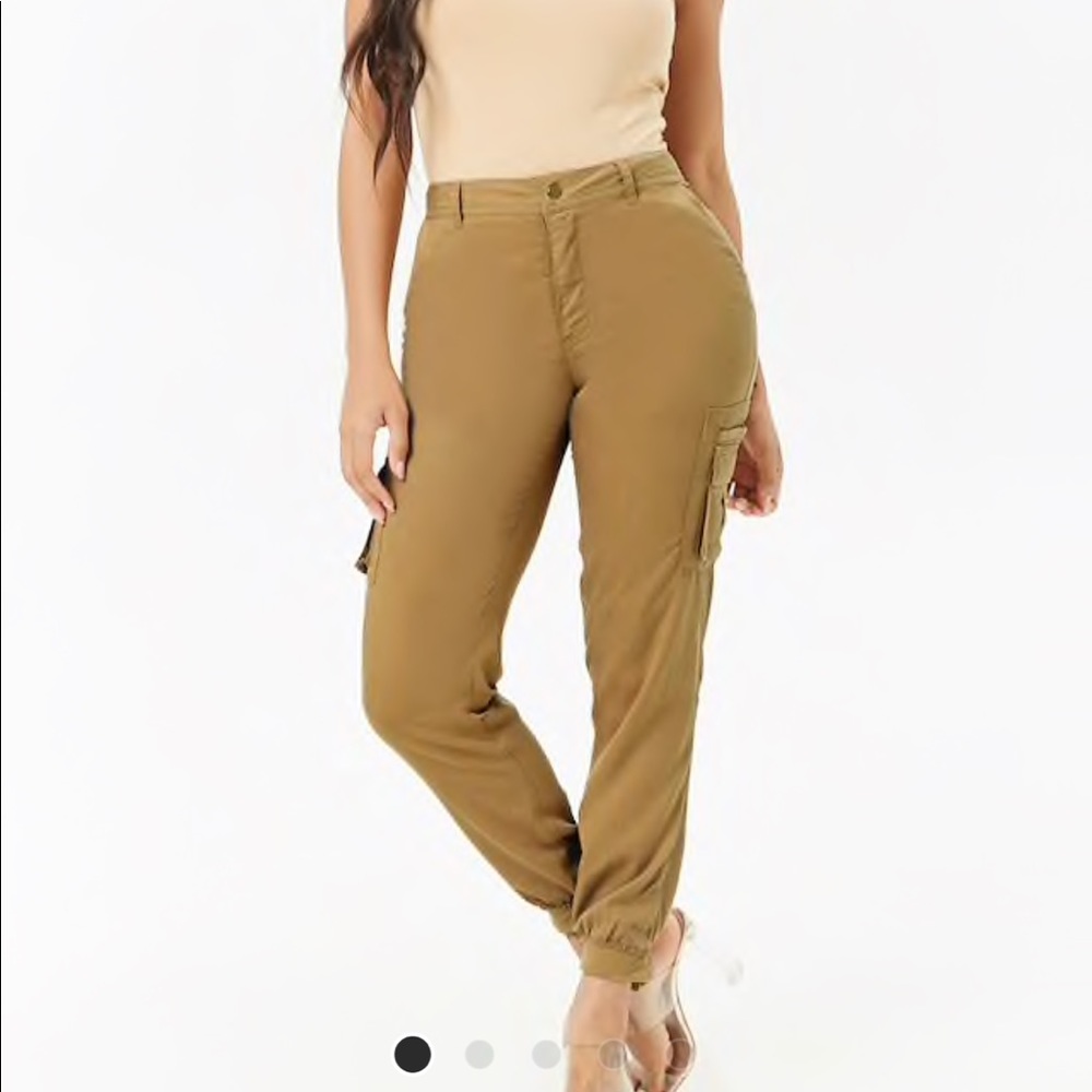Forever 21 mid-rise cargo joggers